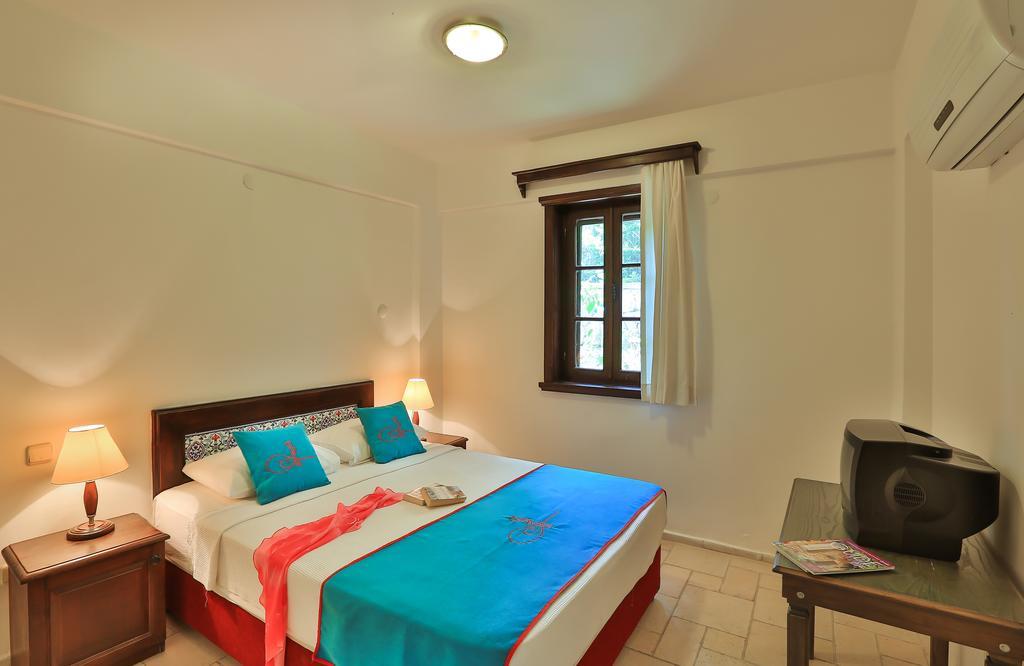 Sunny Garden Nilufer Hotel Turgutreis Exterior photo